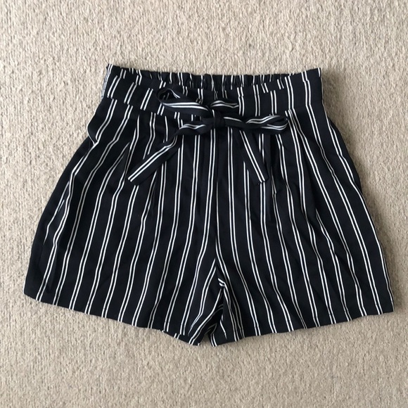 Black and White Striped High Waisted Shorts, size Small - Picture 1 of 3